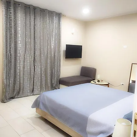 76 Avenue -