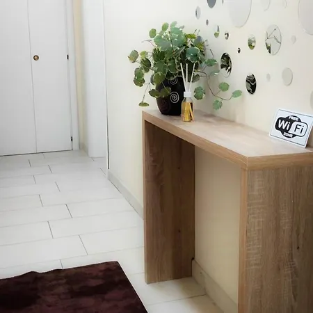76 Avenue - Apartment