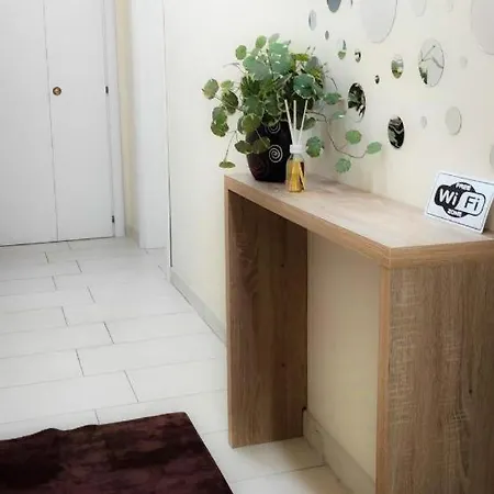 76 Avenue Wi-fi - Shuttle Apartment