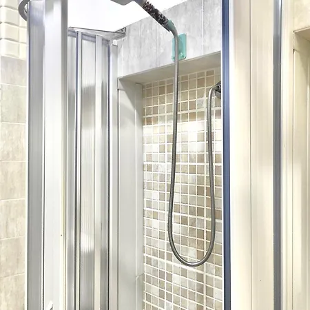 76 Avenue - * Reggio de Calabre