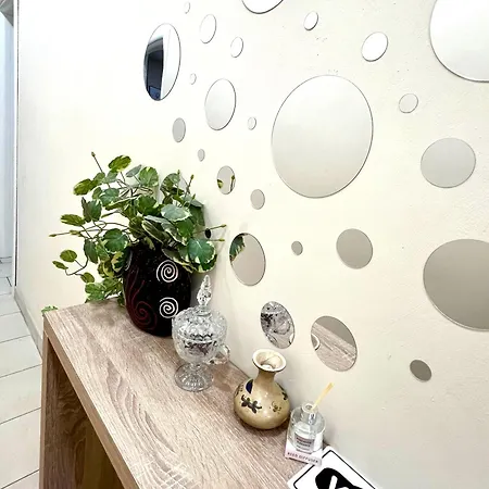 76 Avenue - Apartment *